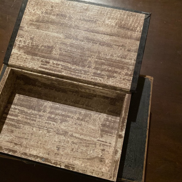 NEW Book Box Bundle! 📚 2 book boxes - Picture 6 of 6